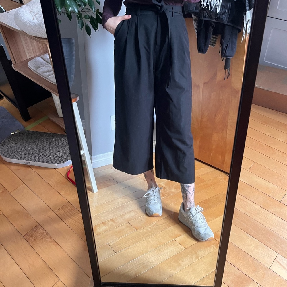 High waisted crop pants